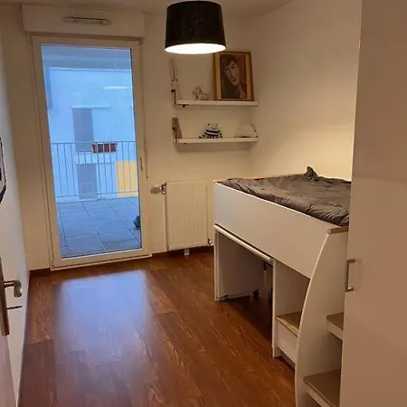 Spacious & Cosy Flat アパート *